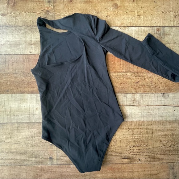 Zara One Sleeve Cut Out Bodysuit MEDIUM NEW with TAGS Sexy Black - Picture 6 of 7